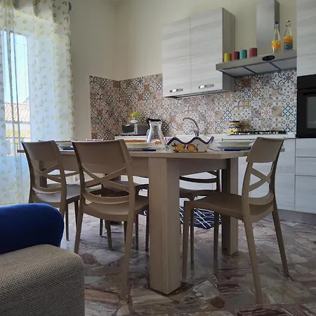 Il Sole Sul Mare A 100 M Dal Lungomare Di Holiday home Stazzo